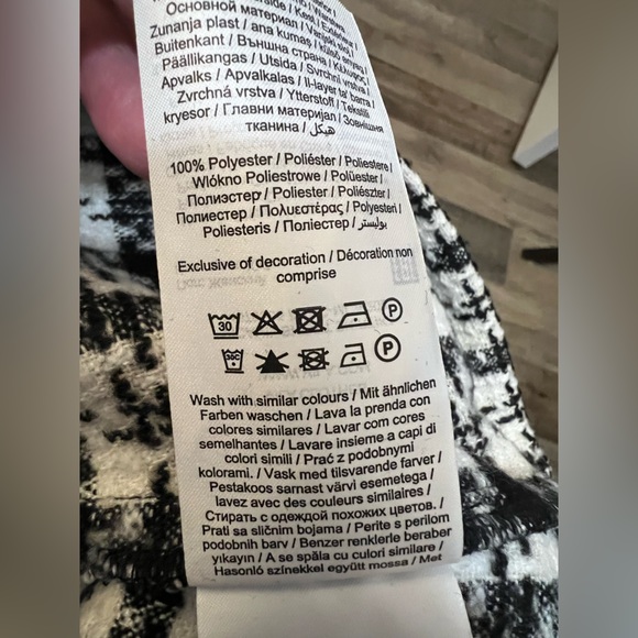 VILA Black and White Checkered Mini Skirt Sz 36 EUC - Picture 11 of 11